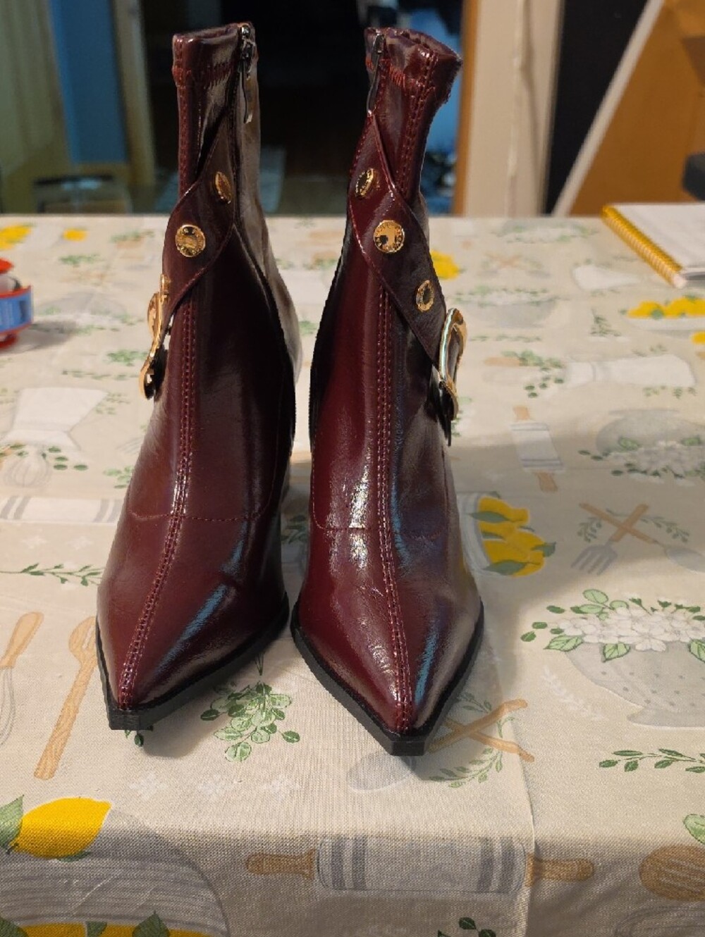 Women's Burgundy Pointed Toe Block Heel Ankle Boot - Picture 4 of 6